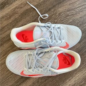 Nike Metcon 5 white/pink. Size 8